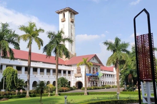 How these IIT graduates made millions out of their frustation?